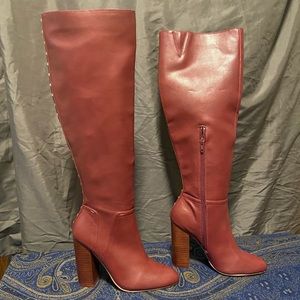 Forever 21 Faux leather boots sz 6